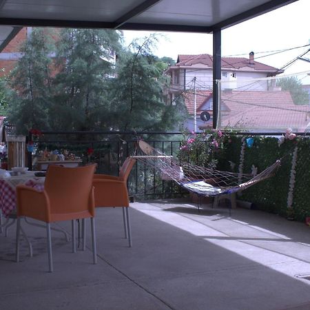 Adem'S Cozy Terrace Retreat Bed & Breakfast Üsküp Dış mekan fotoğraf