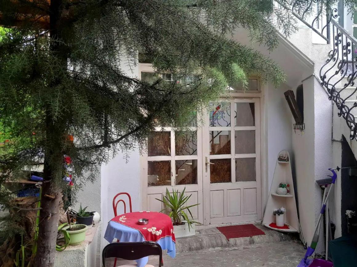 Adem'S Cozy Terrace Retreat Bed & Breakfast Üsküp Dış mekan fotoğraf